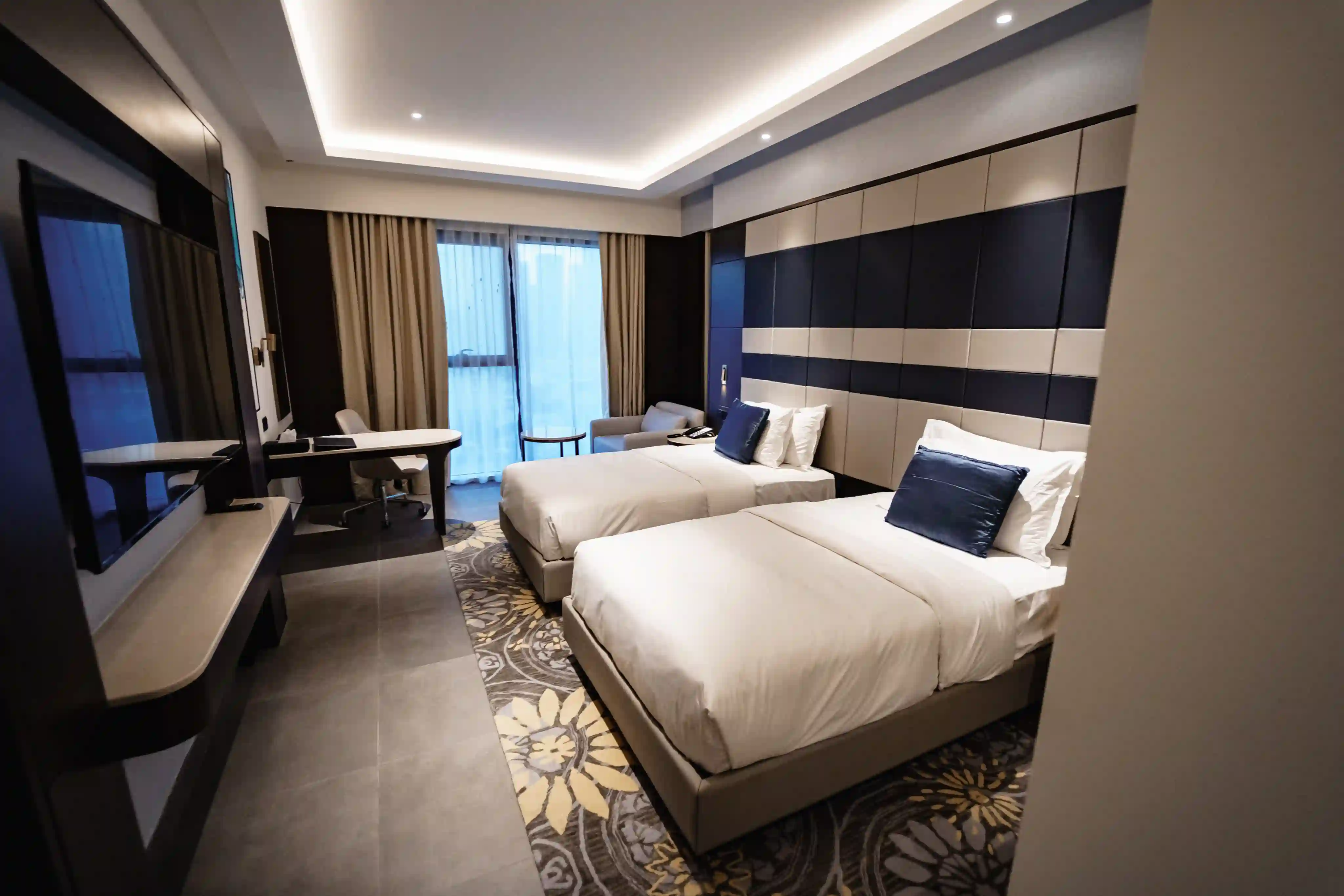Premium Twin Room With Balcony Canal View