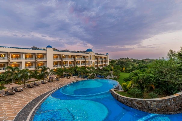 INFINITY POOL